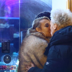 Lucie Bikárová se líbala se svým ex Vojtou Drahokoupilem.