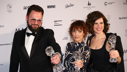 FOTO: Partnerka Jiřího Macháčka (uprostřed).