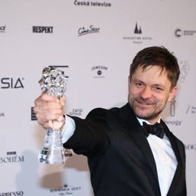 Jiří Mádl s filmem Vlny bodoval na celé čáře.