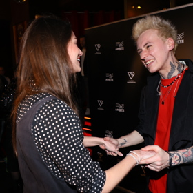 Veronika si v jeho klipu zahrála. 