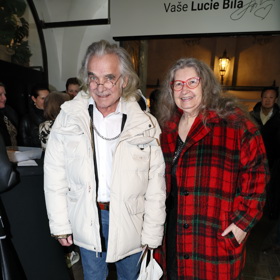Oldřich Kaiser a Dáša Vokatá navštívili oslavu 70. narozenin Simony Stašové v Divadle Lucie Bílé. 