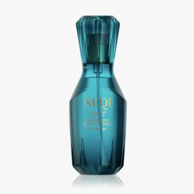 Vůně do vlasů The Signature od NEQI
slibuje výživu a květinovou vůni. Prodává se za 326 Kč