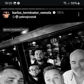 Karlos Vémola s kamarády.