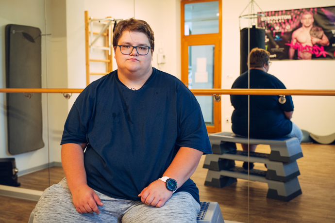 FOTO: Devatenáctiletý Jarda váží neuvěřitelných 181 kilo. – stránka 290