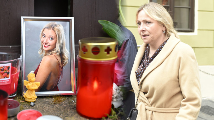 FOTO: Pohřbu Aničky Slováčkové se zúčastnila i dcera Felixe Slováčka René.