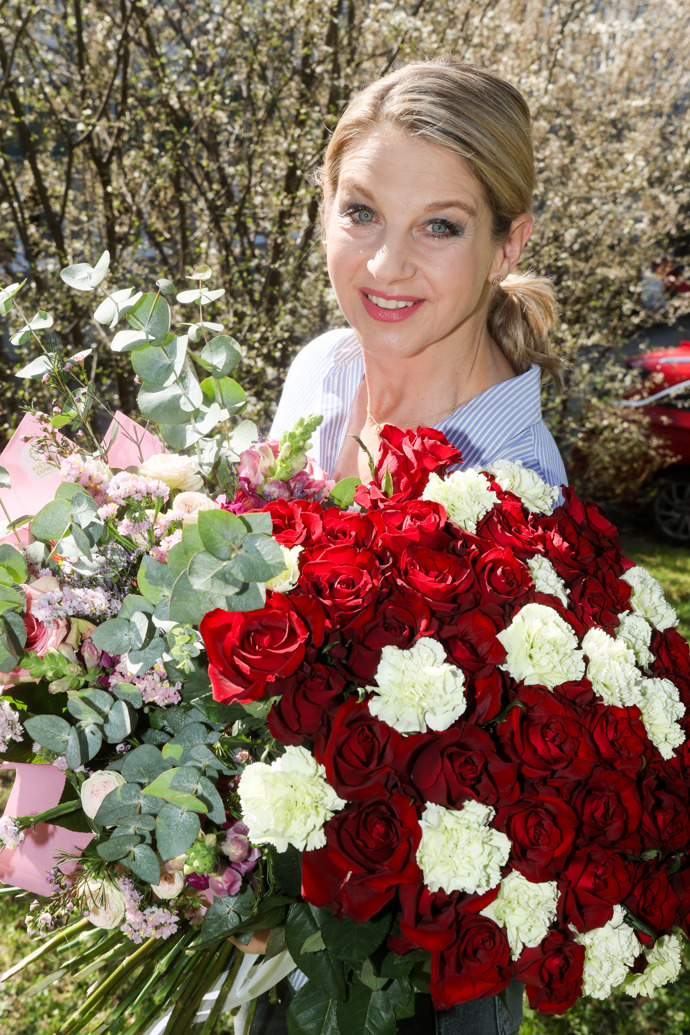 FOTO: Sabinu Laurinovou narozeninové překvapení dojalo. – stránka 25