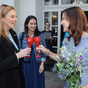 S návrhářkou Beatou Rajskou si Světlana Witowská dopřála sklenku šampaňského. 