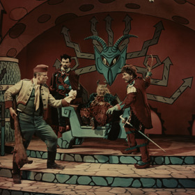 Stylizovaná pohádka Hrátky s čertem (1956) s charismatickým Josefem Bekem pobaví i po sedmdesáti letech.