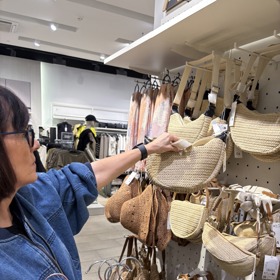 Kolekce doplňků v módním řetězci C&A voněla létem. 