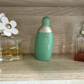 Aneta miluje parfémy, vždycky jich má víc.