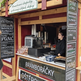 Kdo má rád jídlo, si přijde na své. 