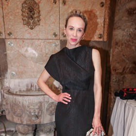 Talentovaná herečka si oblíbila jednoduché střihy a elegantní barvy. 