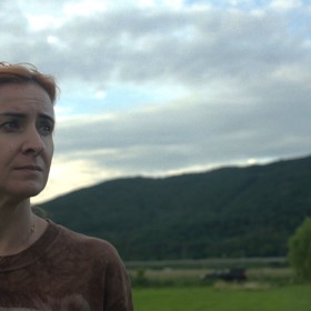 Jednou z hlavních postav dokumentární minisérie Medvěd, zvíře, které rozdělilo Slovensko, je Vladimíra Fabriciusová, ředitelka Chráněné krajinné oblasti Poľana.