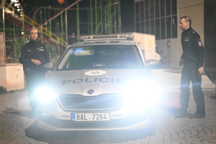 FOTO: Na Anděly přijela policie. – stránka 208