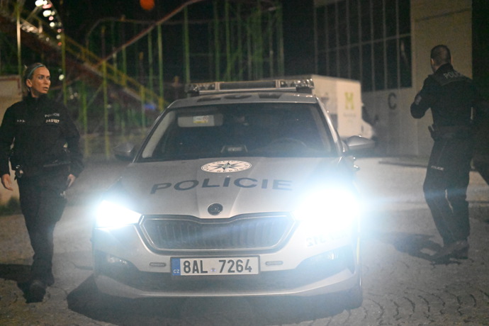 FOTO: Policie se do toho vložila. – stránka 206