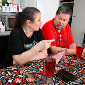 Dominika Gottová se svým partnerem Timem Tolkki pozvala Lifee k sobě domů - do Finska. 