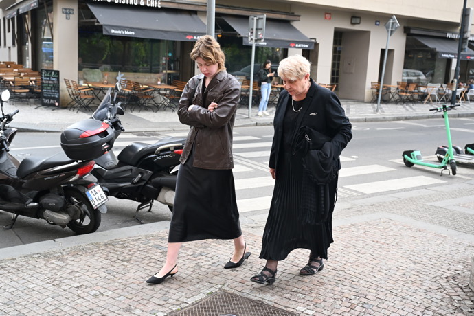 FOTO: Poslední rozloučení s hercem Aloisem Švehlíkem v Národním divadle. – stránka 259