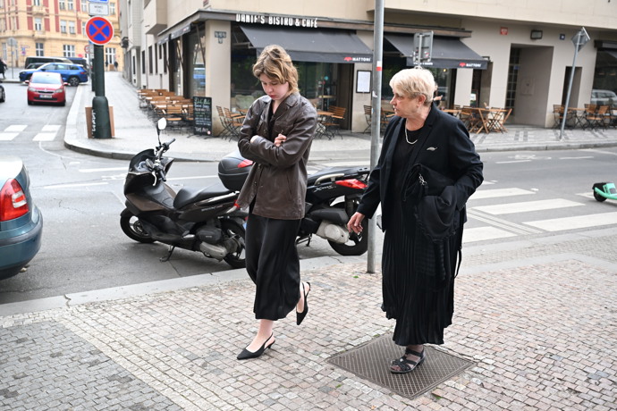 FOTO: Poslední rozloučení s hercem Aloisem Švehlíkem v Národním divadle. – stránka 253