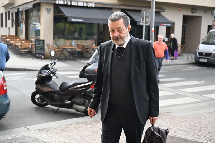 FOTO: Poslední rozloučení s hercem Aloisem Švehlíkem v Národním divadle. – stránka 247