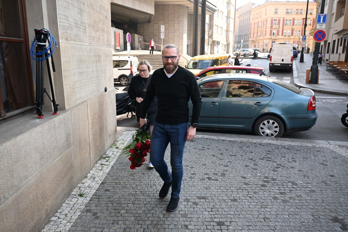 FOTO: Poslední rozloučení s Aloisem Švehlíkem v Národním divadle. – stránka 235