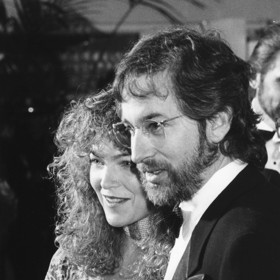 Brzy se konala svatba a narodil se jim syn Max.