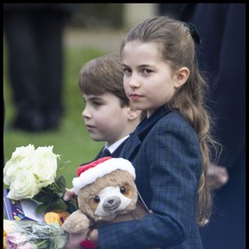 Charlotte těží především z toho, že má bezprostřední vliv na chod ekonomiky Velké Británie. To, co si vezme na sebe, se prakticky okamžitě vyprodá.