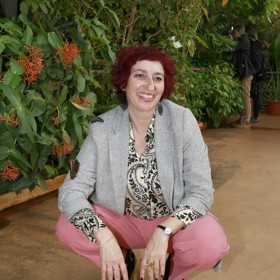 Simona Babčáková se rozhodla herectví zaparkovat a věnovat se víc lektorování, moderování a své One human show. 