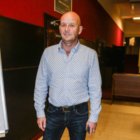 Zanechal po sobě 2 syny.