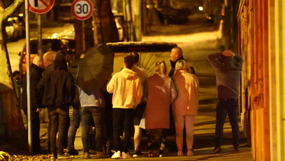 FOTO: Čekali, než se zavře kufr.