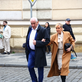 Helena Vondráčková také dorazila.