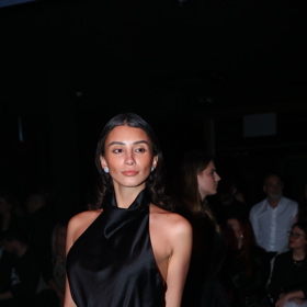 Daniela Zálešáková oblékla saténový overal na letošní pražský týden módy. 