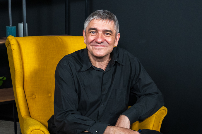 FOTO: extra host Štěpán Mareš 03 – stránka 23