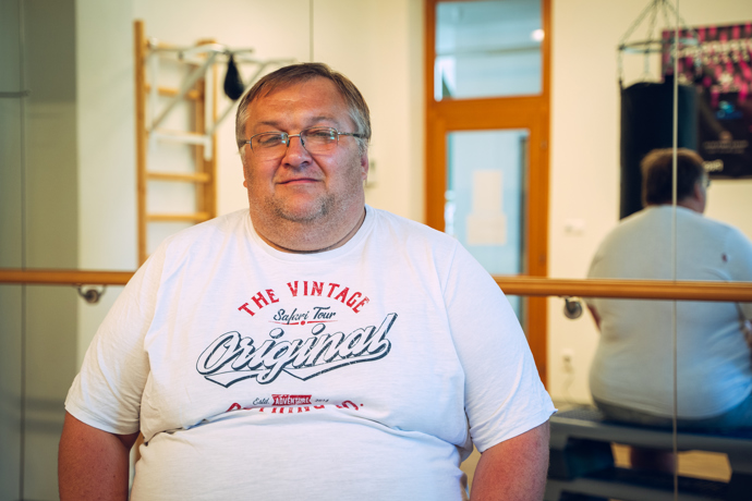 FOTO: Petr kvůli své obezitě nemůže plnohodnotně fungovat a být takovým rodičem jakým touží. – stránka 69