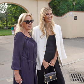 S maminkou chodí Tereza Maxová často do společnosti. 