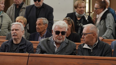 FOTO: Poslední rozloučení se zpěvákem Karlem Bláhou.