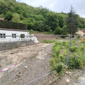 Páreček zatím stavbu domu odložil na neurčito.