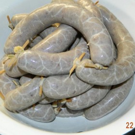 Jitrnice si prý útočník David Pastrňák nehodlá odpírat, i když nepatří k typické stravě sportovců.