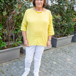 Jitka Smutná ve žluto - bílé kombinaci celá zářila. 