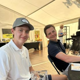 "Syn vyhrál třetí místo na turnaji GPA," říká pyšná máma Gabriela k této fotografii Kristiána s cenou. 