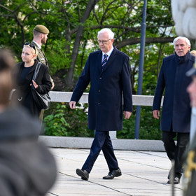 Politici a další osobnosti na Vítkově při příležitosti 80. výročí od konce druhé světové války. 