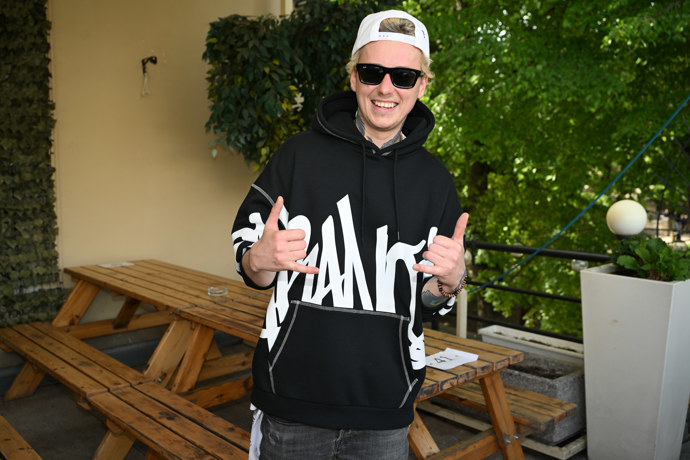 FOTO: Vojta Drahokoupil si akci nemohl nechat ujít. – stránka 34