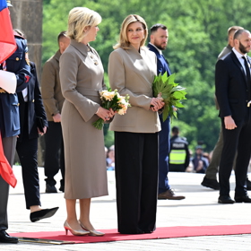 Olena Zelenská naposledy navštívila Česko v květnu 2025, když doprovázela svého manžela na zahraniční cestě. 