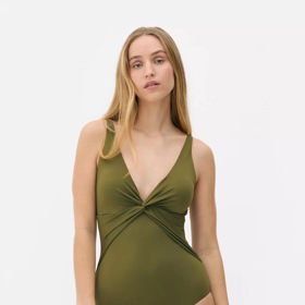 Tvarující plavky, Primark, 415 Kč