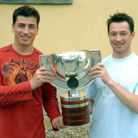 O rok později se jim podařilo na úspěch navázat třetím místem na Olympijských hrách v Turíně.