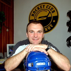 Robert Reichel řečený Albi podle sušenek Albert, které v dětství miloval, ukončil reprezentační kariéru na Světovém poháru v roce 2004. Následně hrál už "jen" extraligu za rodný Litvínov, kde se roku 2010 přesunul na trenérský post.