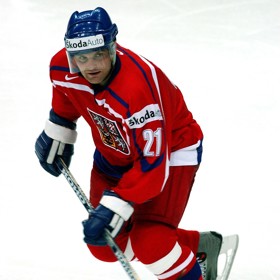 Přirozeně nechyběl ani na Olympijských hrách v Naganu, kde se proměněným samostatným nájezdem proti kanadskému brankáři Patricku Royovi postaral o postup českého týmu do finále.