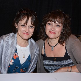 Lisa vystudovala práva a Louise se stala mikrobioložkou.