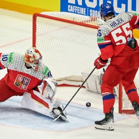 Daniel Vladař také inkasoval.