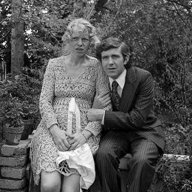 Iva Janžurová si pauzy při natáčení zpříjemňovala pletením a háčkováním. Jedny její šaty byly dokonce použity ve filmu.