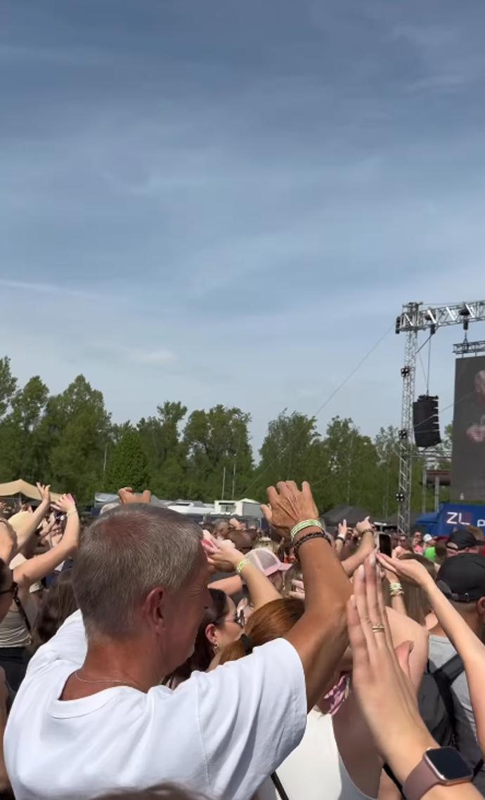 FOTO: Babiš se dobře bavil – stránka 65